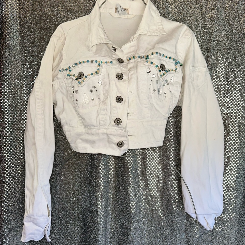 Blue and White Cropped Denim Jacket with Classic Collar and crystals 🚨🚨❤️
